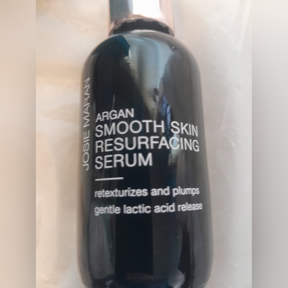 New Josie Maran Smooth Skin Resurfacing Serum Super Size Bottle 1.7oz NIB - Picture 3 of 10